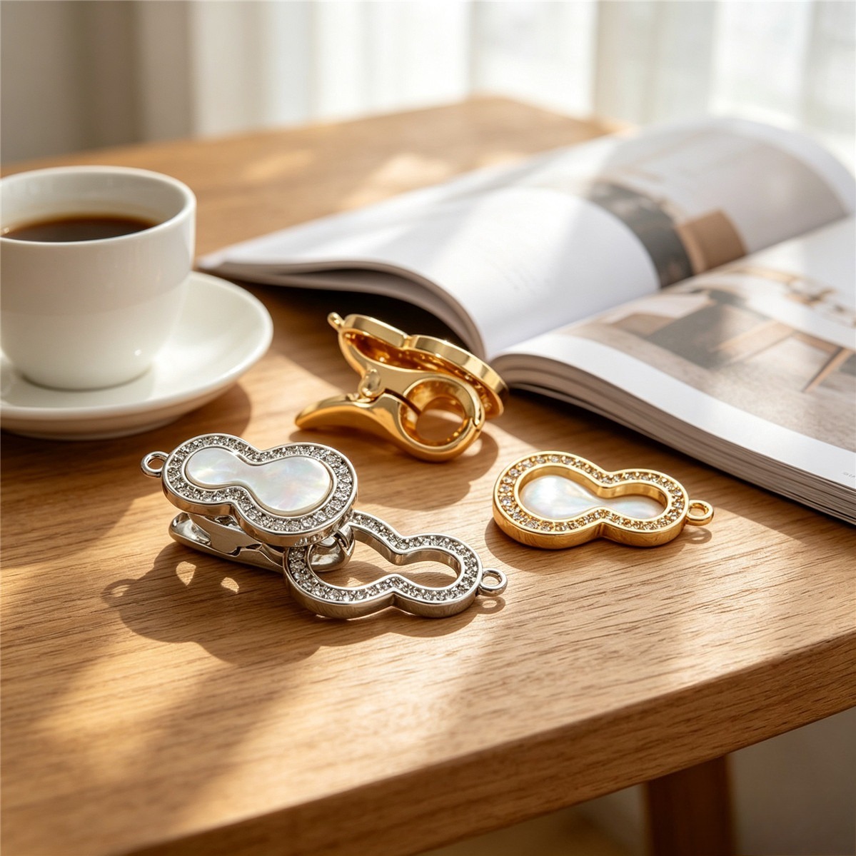 Brass 14K Gold Plated Mother O - Toggle Clasp Gold 评论和价格