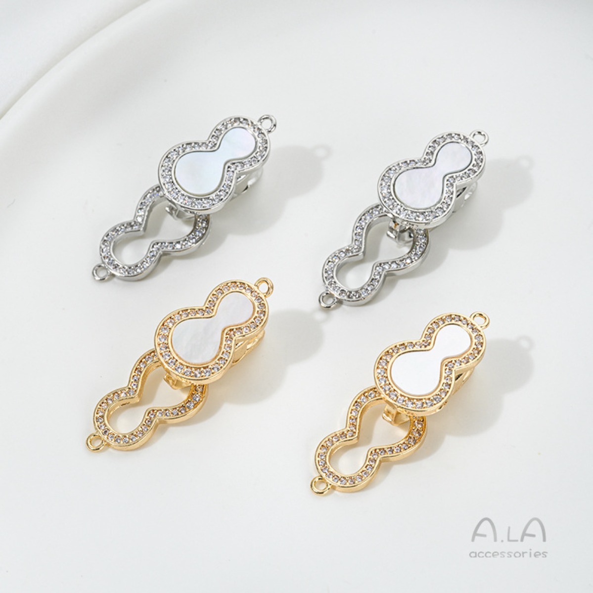 Brass 14K Gold Plated Mother O - Toggle Clasp Gold 评论和价格
